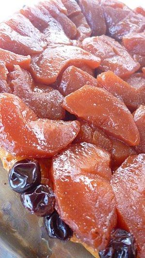 tarte-tatin-aux-pommes-et-raisins-006.JPG