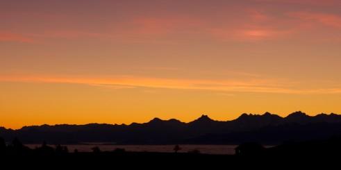 Aurore sur les alpes suisses Lever de soleil sur les alpes