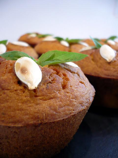 La semaine des cucurbitacées - les muffins au potiron et noisettes croquantes au coeur de mozzarella La semaine des cucurbitacées - les muffins au potiron et noisettes croquantes au coeur de mozzarella