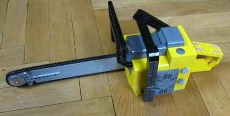 lego chainsaw Une tronçonneuse LEGO fonctionnelle