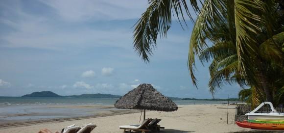 plage aux Comores P1000317 580x271 Dahl indien