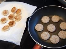 P1120199 (Medium) CANAPES CROUSTILLANTS AUX CEPES