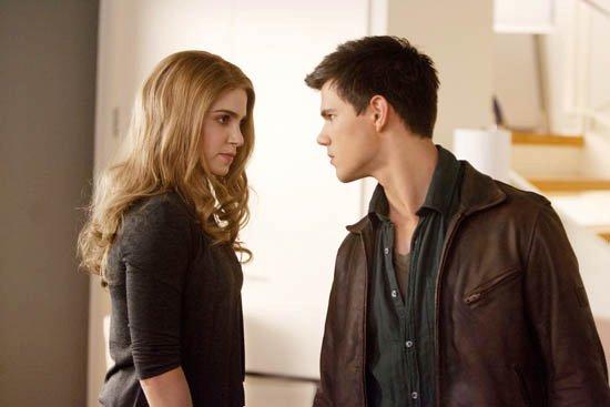 205906_10150287652122438_164373277437_7686222_7215985_n Critique cinéma : Twilight – Chapitre 4 : Révélation 1ère partie