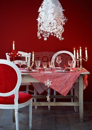 A-table-laid-fro-Christmas-dinner-with-designer-lamps-70034.jpg