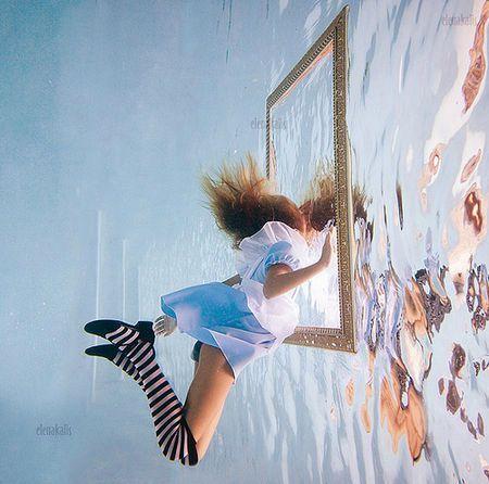 Même Au pays des Merveilles... alice