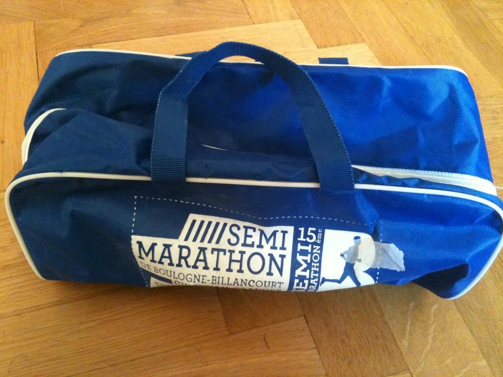 Un sac de sport très sympathique en cadeau de ce semi-marathon Semi-marathon de Boulogne 2011 – suite et fin