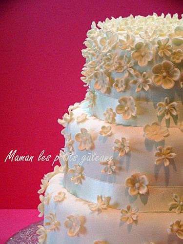 wedding-cake-blanc-et-ivoir