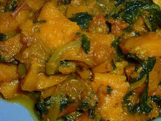 Repas indien végétarien au dhal, potimarron et épinards
