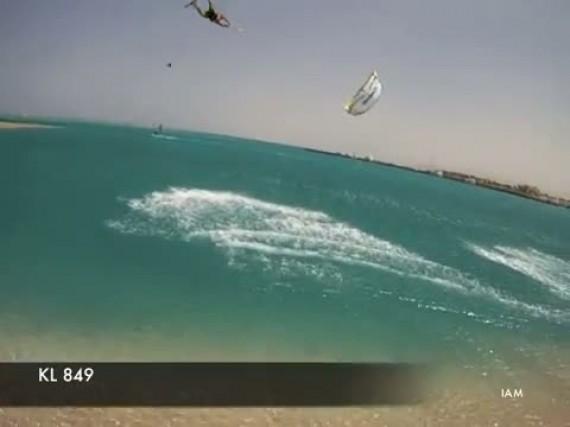 vlcsnap-2011-11-17-15h30m04s179 La leçon de kiteloop du jour ! Bonjour !