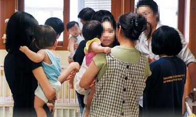 Corée du Sud : encore trop de bébés adoptés Corée du Sud : encore trop de bébés adoptés