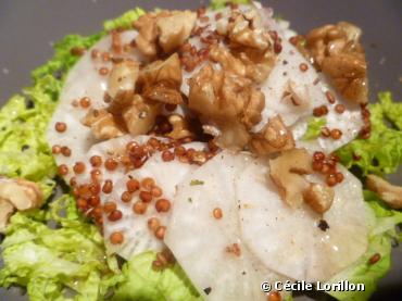 Carpaccio de radis blanc au quinoa et noix sur lit de chou chinois Recette bio : Carpaccio de radis blanc au quinoa et noix sur lit de chou chinois