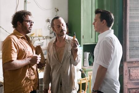 Rhum Express : 3 posters + 17 vidéos + 62 photos rhum-express