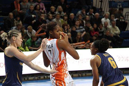 Russie, J6 : Ekaterinbourg explose, Kursk confirme Sandrine-Gruda--Ekaterinbourg--vs.-Chevakata.jpg