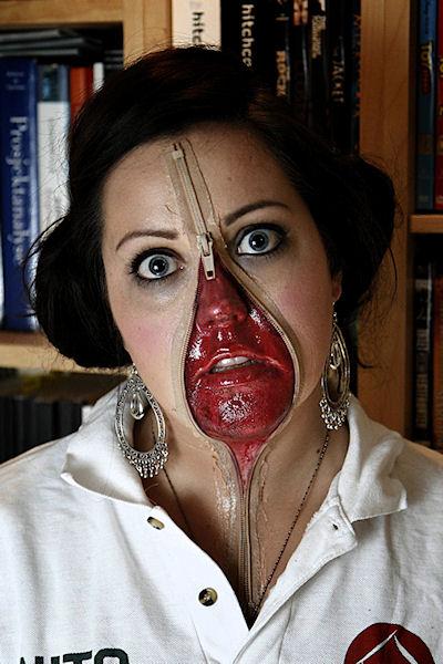 photo humour insolite déguisement halloween femme fermeture éclair