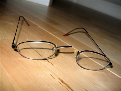 Les positaires lunettes_cassees-custom.jpg