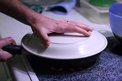 La Tortilla de patatas étape par étape & en images Pour retourner la tortilla