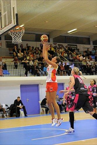 Ligue 2: Le patron, c'est Perpignan. Helena-CIAK2--Perpignan-.JPG