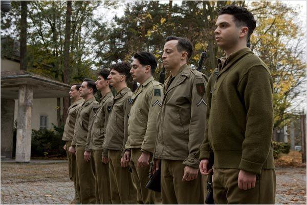Inglorious Basterds - Quentin Tarantino (2009) Inglorious Basterds - Quentin Tarantino (2009)