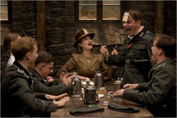Inglorious Basterds - Quentin Tarantino (2009) Inglorious Basterds - Quentin Tarantino (2009)