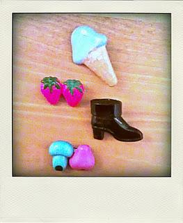Broches, Bidules & Boutons Broches, Bidules & Boutons