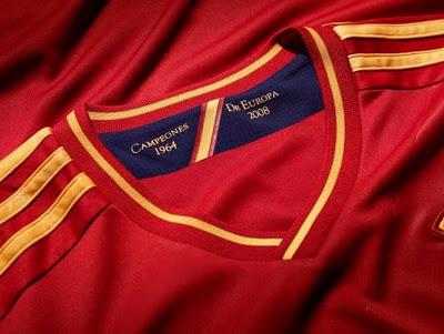 Le maillot de la Furia Roja 2012 by Adidas