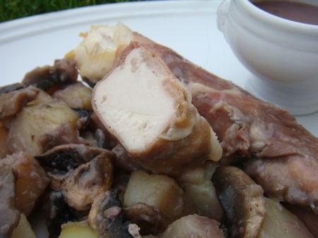 ROULES DE BLANCS DE POULET EN ROBE DE JAMBON SAUCE CHASSEUR DSC09960