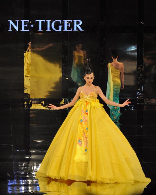 Haute Couture: NE.TIGER 2012 à la Fashion Week de Chine. 92e89f00c497490e974029231b57f284.jpg