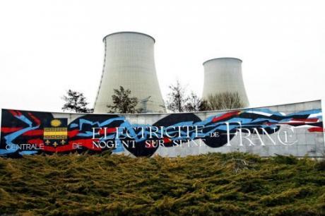 Opérations groupées Greenpeace contre centrales nucléaires