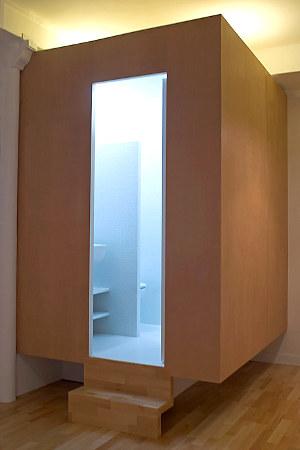 Un Cube / salle de bains dans un petit appartement