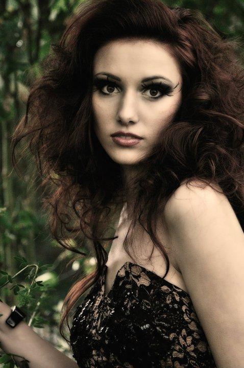 Hairstyle: Miss France 2012 n'est pas une vraie rousse... 270770_188687944523106_167570163301551_567455_1193844_n.jpg