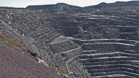 Québec : Les minières ne paieront pas pour la restauration d'anciens sites, les contribuables le feront à leur place! Québec : Les minières ne paieront pas pour la restauration d'anciens sites, les contribuables le feront à leur place!