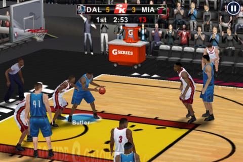 nb2 NBA 2K12 pour iPhone passe de 3,99€ à 2,39€ pour une durée limitée.