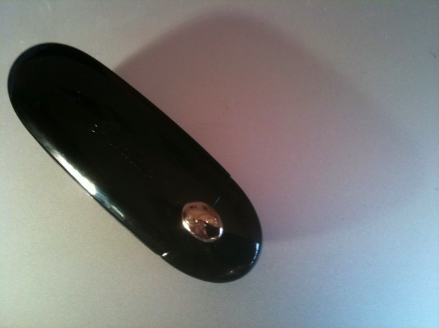 Beauty review : Rouge G - Série Noire de Guerlain - N 71 Beauty review : Rouge G - Série Noire de Guerlain - N 71