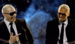 Pitbull et Chris Brown : le clip International Love