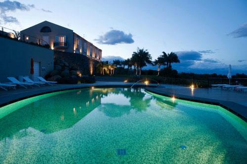 piscine-hotel-Donna-Carmela-italie-blog-hoosta-magazine-paris piscine-hotel-Donna-Carmela-italie-blog-hoosta-magazine-paris