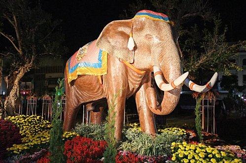 Udonthani, Festival Thung Si Muang. Photos en vrac. 2011-12-05 06-40-06 - DSCF0707 (Medium)