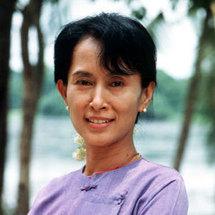  Vous admirez Aung San Suu Kyi ? Alors aidez-nous à la soutenir et  à faire connaitre son action exemplaire!