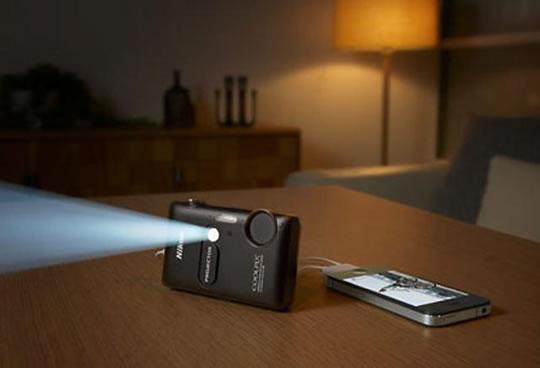 Coolpix S1200PJ Nikon propose trois nouvelles applications pour iOS