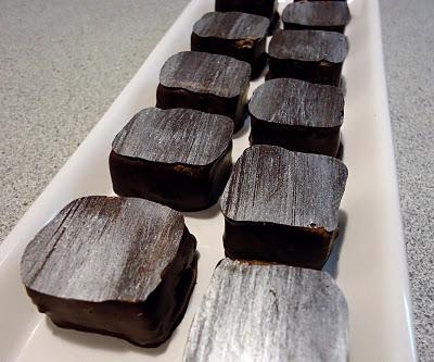 Chocolats fins - précieux croquants au gianduja Chocolats fins - précieux croquants au gianduja