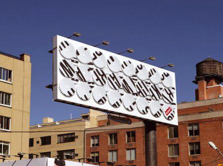 Panneau d’affichage Levi’s © Stefan Sagmeister “Another exhibit about promotion and sales material”, une exposition consacrée au travail du graphiste Stefan Sagmeister