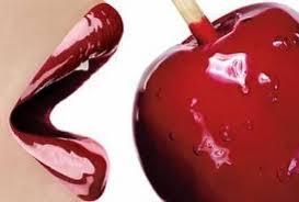 bouche gloss rouge Maquillage de fête, or et paillette, nos conseils !