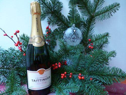 Bouteille-de-champagne-taittinger-blog-hotel-du-jeu-de-paume-paris-ile-saint-louis-extras-en-chambre L’Hôtel du Jeu de Paume gâte ses clients!