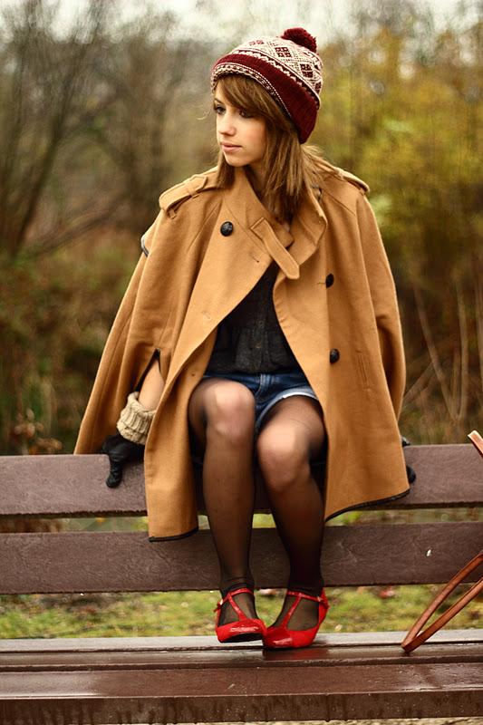 Mon beau bonnet, roi des bonnets... Mon beau bonnet, roi des bonnets...