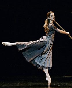 Cendrillon en deux fois à GARNIER ET BASTILLE Cendrillon en deux fois à GARNIER ET BASTILLE