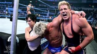 En compagnie de Daniel Bryan le Big Show a anéanti la Team Guerrero