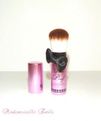 Too Faced spring collection natural flirt - pinceau poudre Exclusivité! Too Faced Natural Flirt… Collection Printemps 2012! (swatch)