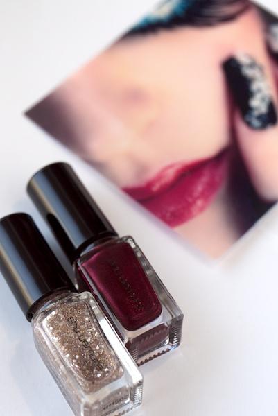 Duo magnifique ! Une base rouge sang + un top coat à...