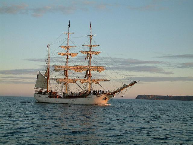 5221352537_f8b76548ab_z Un bateau pour 2012.