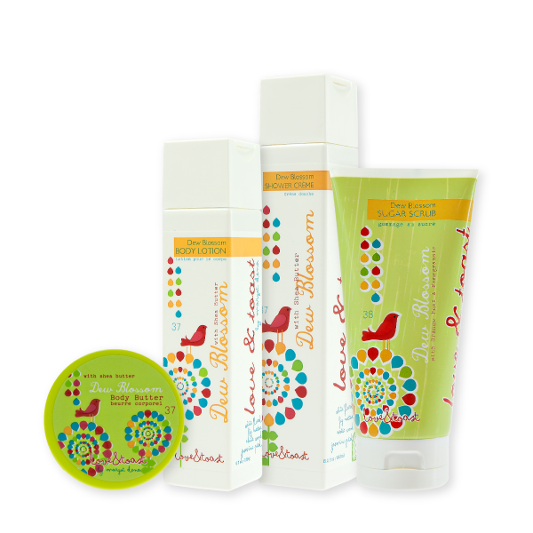 Craquage pour le packaging des cosmétiques Love and Toast dewblossomcollection.png