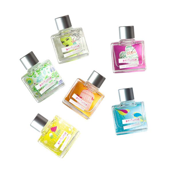 Craquage pour le packaging des cosmétiques Love and Toast LT_Fun-Flirty_Collection_NoBag.jpg
